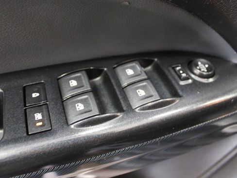 Used 2021 Chevrolet Colorado Z71 w/ Z71 Midnight Edition AWD/4WD image 15