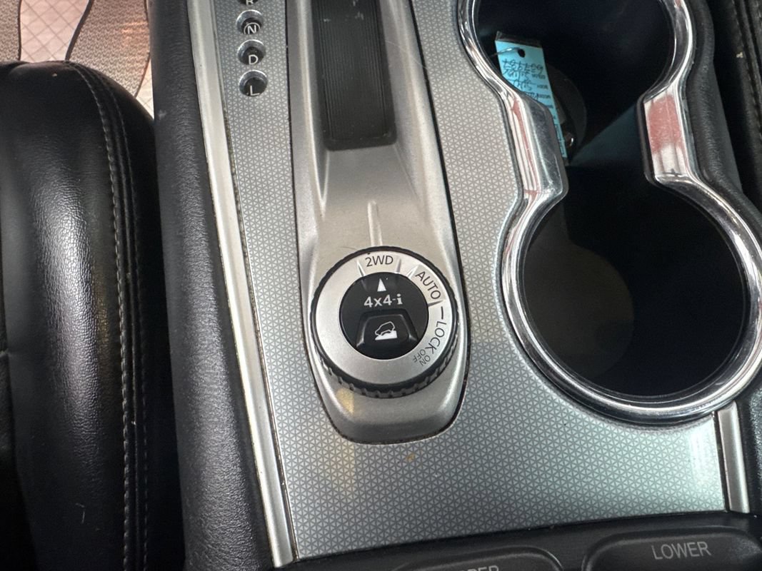 Used 2019 Nissan Pathfinder SL AWD/4WD image 18