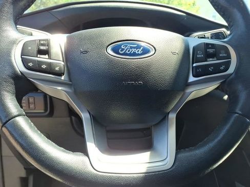 Used 2022 Ford Explorer XLT w/ Equipment Group 202A AWD/4WD image 17