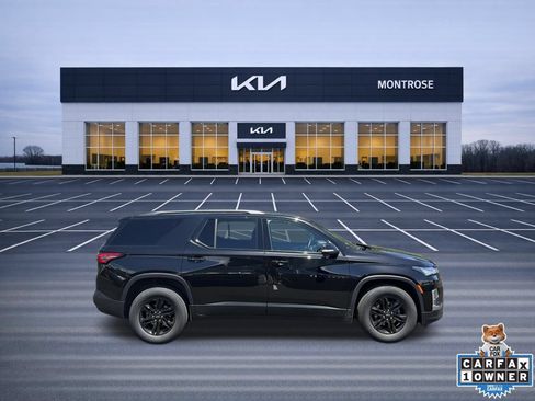 Used 2023 Chevrolet Traverse LT w/ Midnight/Sport Edition AWD/4WD image 4