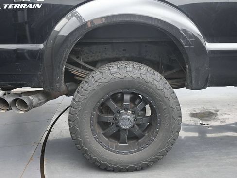 Used 2015 Ford F250 Lariat w/ Lariat Ultimate Package AWD/4WD image 10