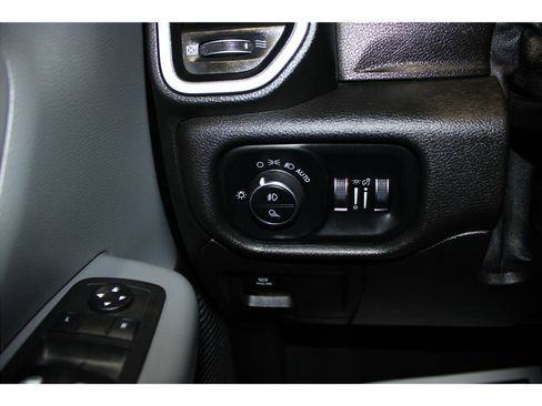 Used 2019 RAM 1500 Big Horn image 29