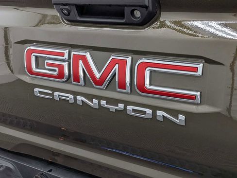Used 2025 GMC Canyon AT4 AWD/4WD image 10