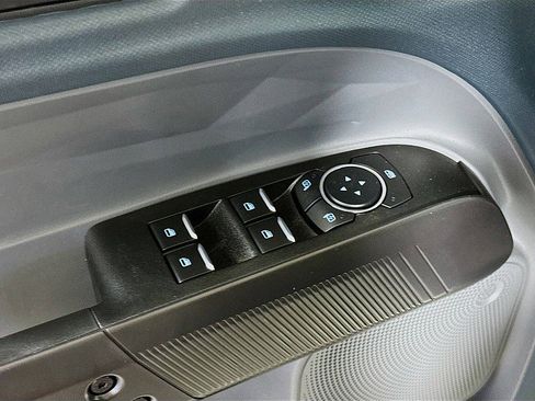 New 2025 Ford Maverick XL image 18