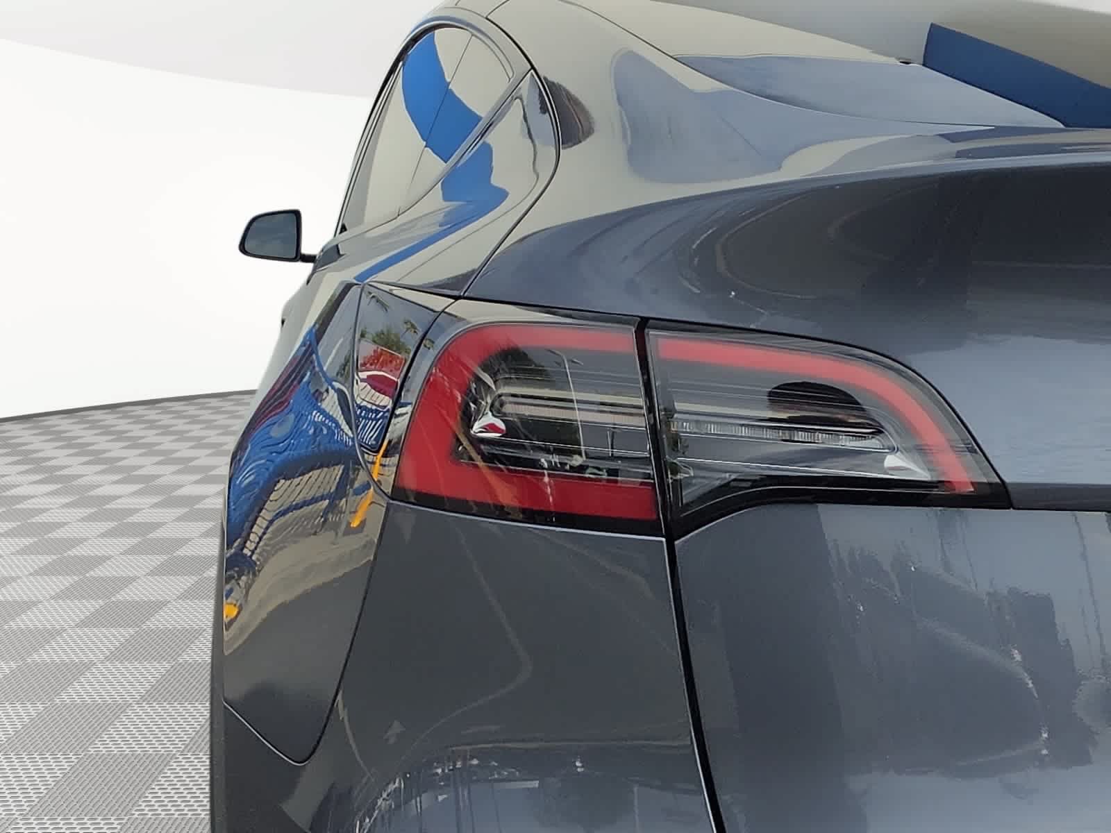 Used 2023 Tesla Model Y 2WD image 11