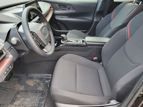 Used 2026 Toyota Prius Plug-In Hybrid image 17