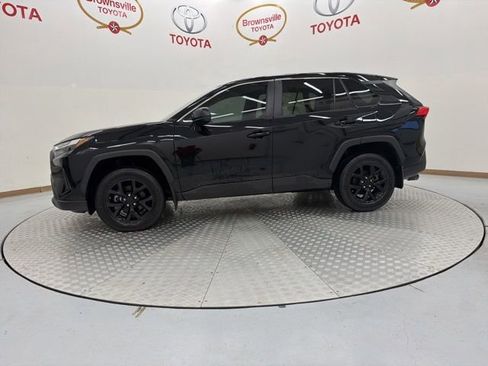 Used 2024 Toyota RAV4 LE FWD image 5
