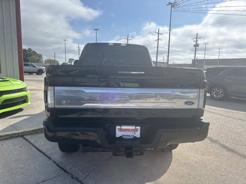 Used 2019 Ford F250 Platinum w/ Platinum Ultimate Package image 6