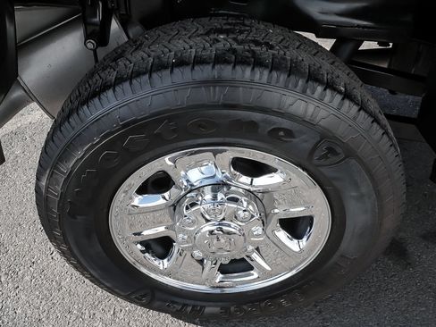 Used 2026 RAM 2500 Tradesman w/ Chrome Appearance Group AWD/4WD image 9