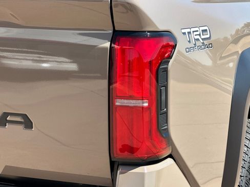 New 2026 Toyota Tacoma TRD Off-Road w/ TRD Off Road Premium Package AWD/4WD image 31