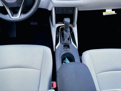 Used 2025 Toyota Corolla Cross LE FWD image 17
