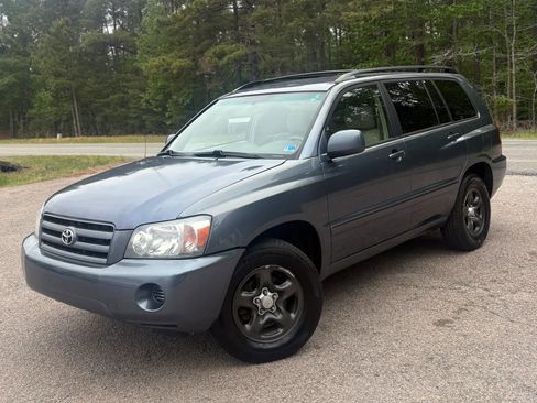 Used 2004 Toyota Highlander 2WD image 3