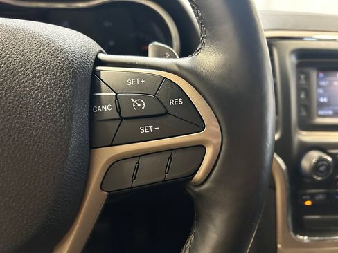 Used 2014 Jeep Grand Cherokee Laredo w/ Security & Convenience Group AWD/4WD image 11