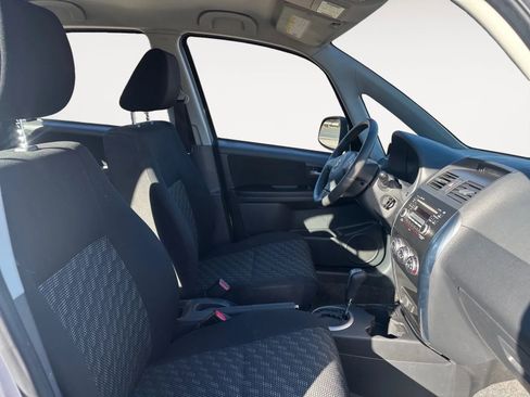 Used 2008 Suzuki SX4 AWD Hatchback w/ Touring Pkg image 11