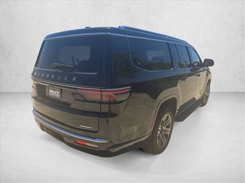 Used 2024 Jeep Wagoneer L Series II AWD/4WD image 5