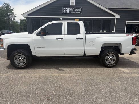 Used 2019 Chevrolet Silverado 2500 W/T AWD/4WD image 2