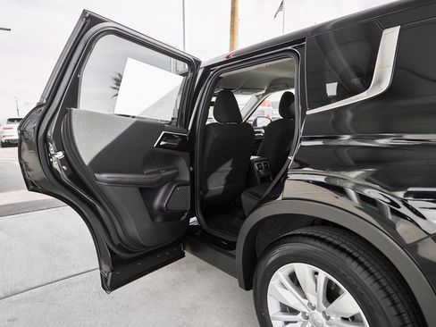 New 2025 Mitsubishi Outlander ES image 16