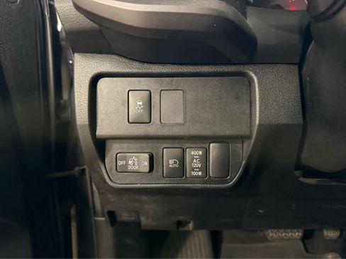 Used 2022 Toyota Tacoma TRD Off-Road w/ Technology Package AWD/4WD image 24
