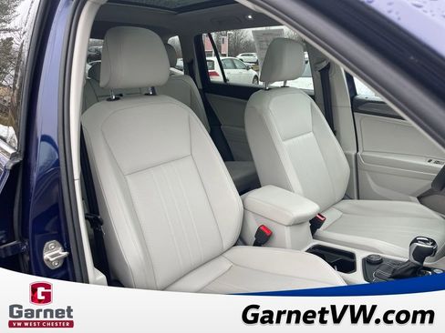 Used 2023 Volkswagen Tiguan SE w/ Panoramic Sunroof Package image 43