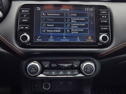 New 2025 Nissan Versa SR w/ Trunk Package FWD image 14