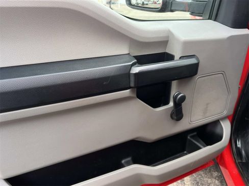 Used 2017 Ford F550 4x4 Regular Cab Super Duty image 16