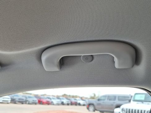 Used 2025 Chevrolet Trax ACTIV w/ Driver Confidence Package image 45