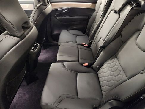 Used 2025 Volvo XC90 B5 Plus image 30
