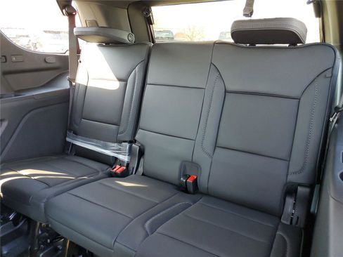 New 2026 GMC Yukon Denali w/ Denali Reserve Package image 14