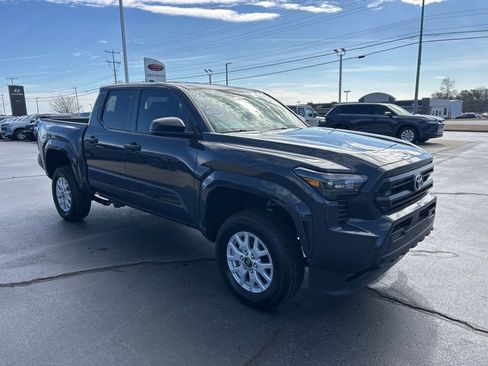 Used 2025 Toyota Tacoma SR w/ SR Upgrade Package image 20