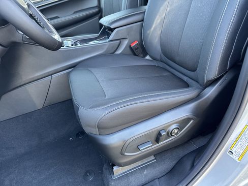 New 2025 Jeep Grand Cherokee L Laredo w/ Luxury Tech Group I image 9