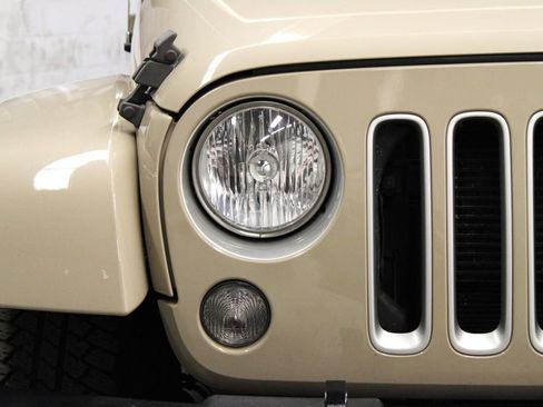 Certified 2016 Jeep Wrangler Unlimited Sahara w/ Max Tow Package image 27