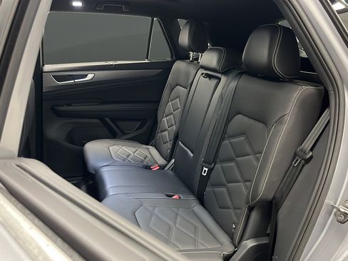 Used 2024 Volkswagen Atlas Cross Sport SE w/ Panoramic Sunroof Package AWD/4WD image 23