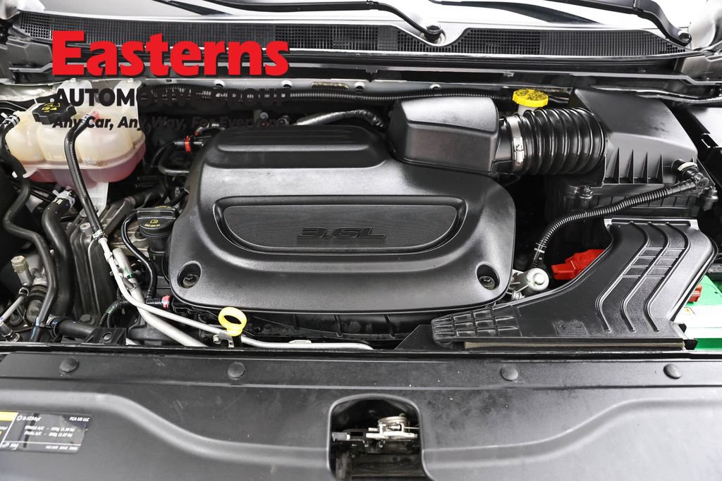 Used 2023 Chrysler Voyager LX FWD image 8