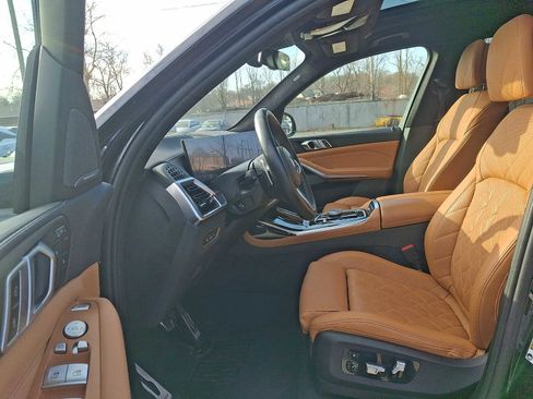 Used 2024 BMW X7 xDrive40i w/ M Sport Package image 15