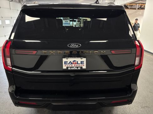 Used 2025 Ford Expedition Tremor AWD/4WD image 10