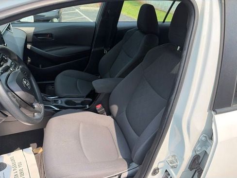 Used 2022 Toyota Corolla LE FWD image 7