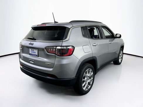 Used 2022 Jeep Compass Latitude AWD/4WD image 5