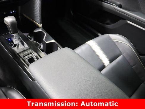 Used 2025 Toyota Camry SE image 17