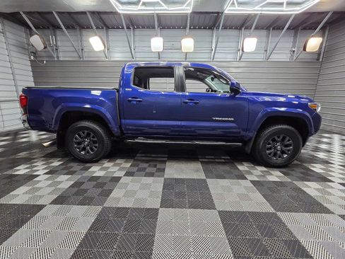 Used 2022 Toyota Tacoma SR5 AWD/4WD image 9