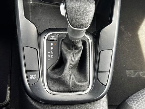 Used 2025 Kia Soul LX w/ LX Technology Package FWD image 33