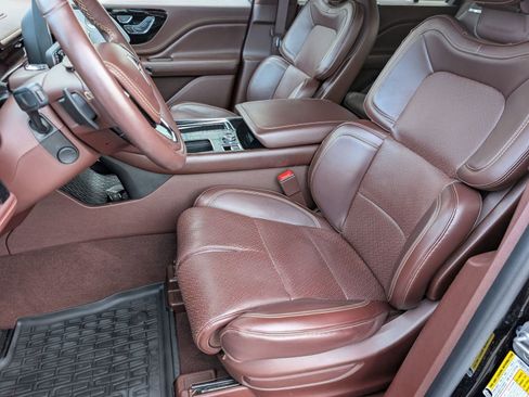 Used 2022 Lincoln Aviator Black Label w/ Dynamic Handling Package image 5