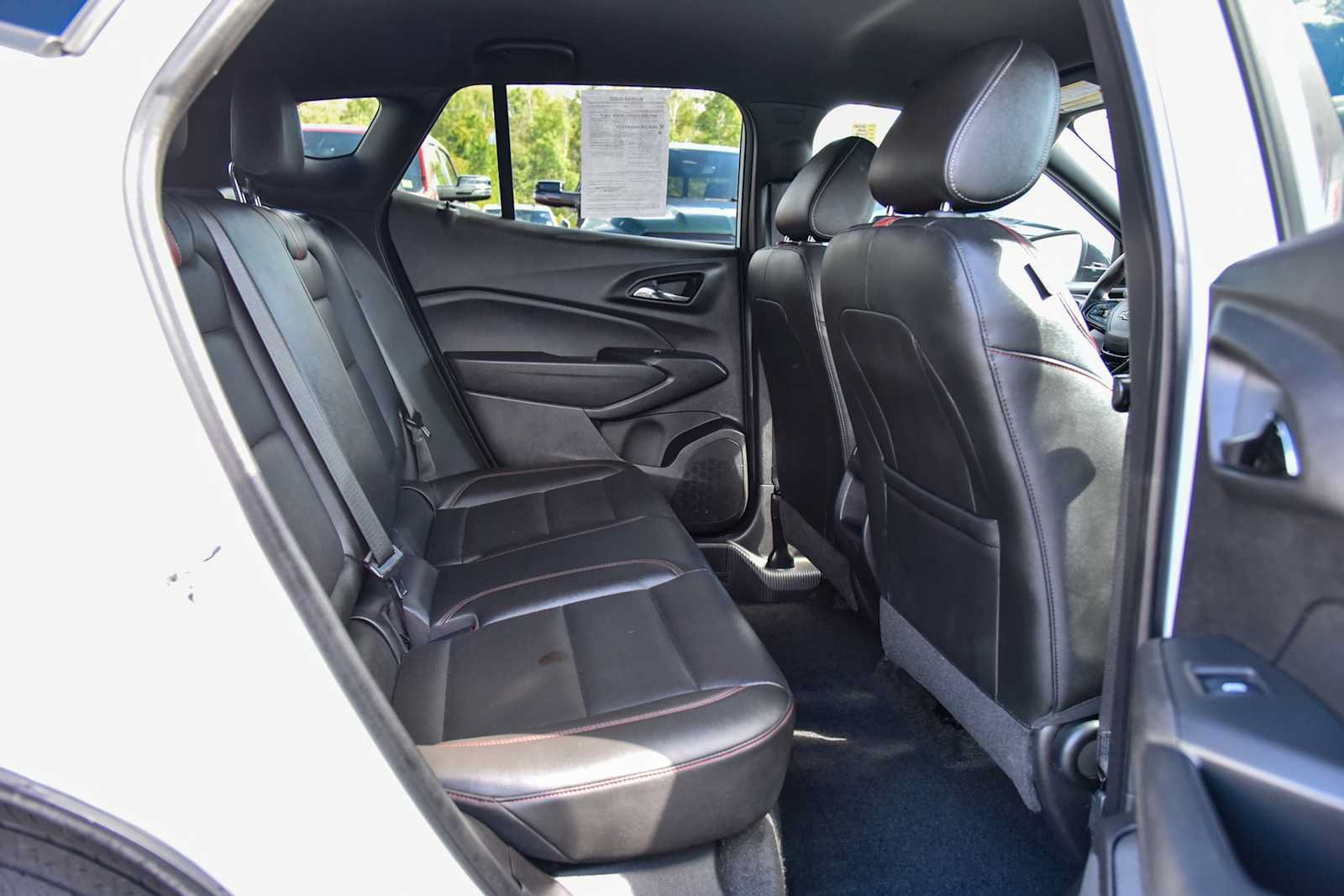 Used 2025 Chevrolet Trax RS FWD image 11