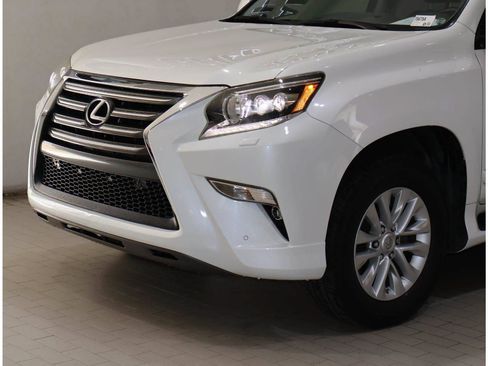 Used 2019 Lexus GX 460 Premium AWD/4WD image 2