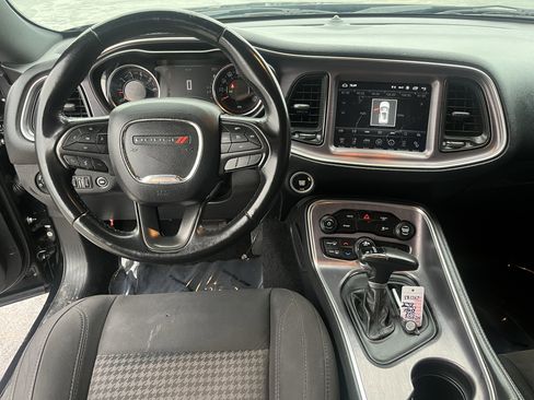Used 2018 Dodge Challenger SXT RWD image 16