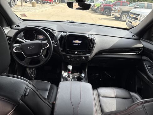 Used 2023 Chevrolet Traverse RS AWD/4WD image 16