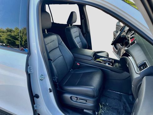 Used 2024 Honda Passport Black Edition image 29