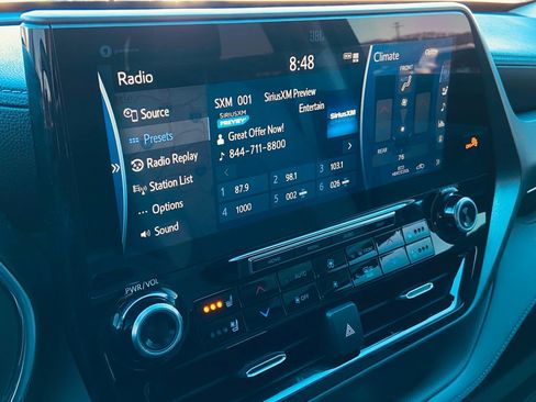 Used 2020 Toyota Highlander Limited image 34