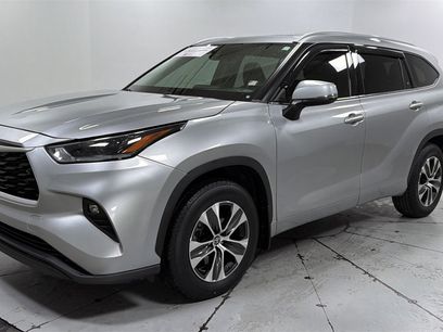 Used 2022 Toyota Highlander XLE