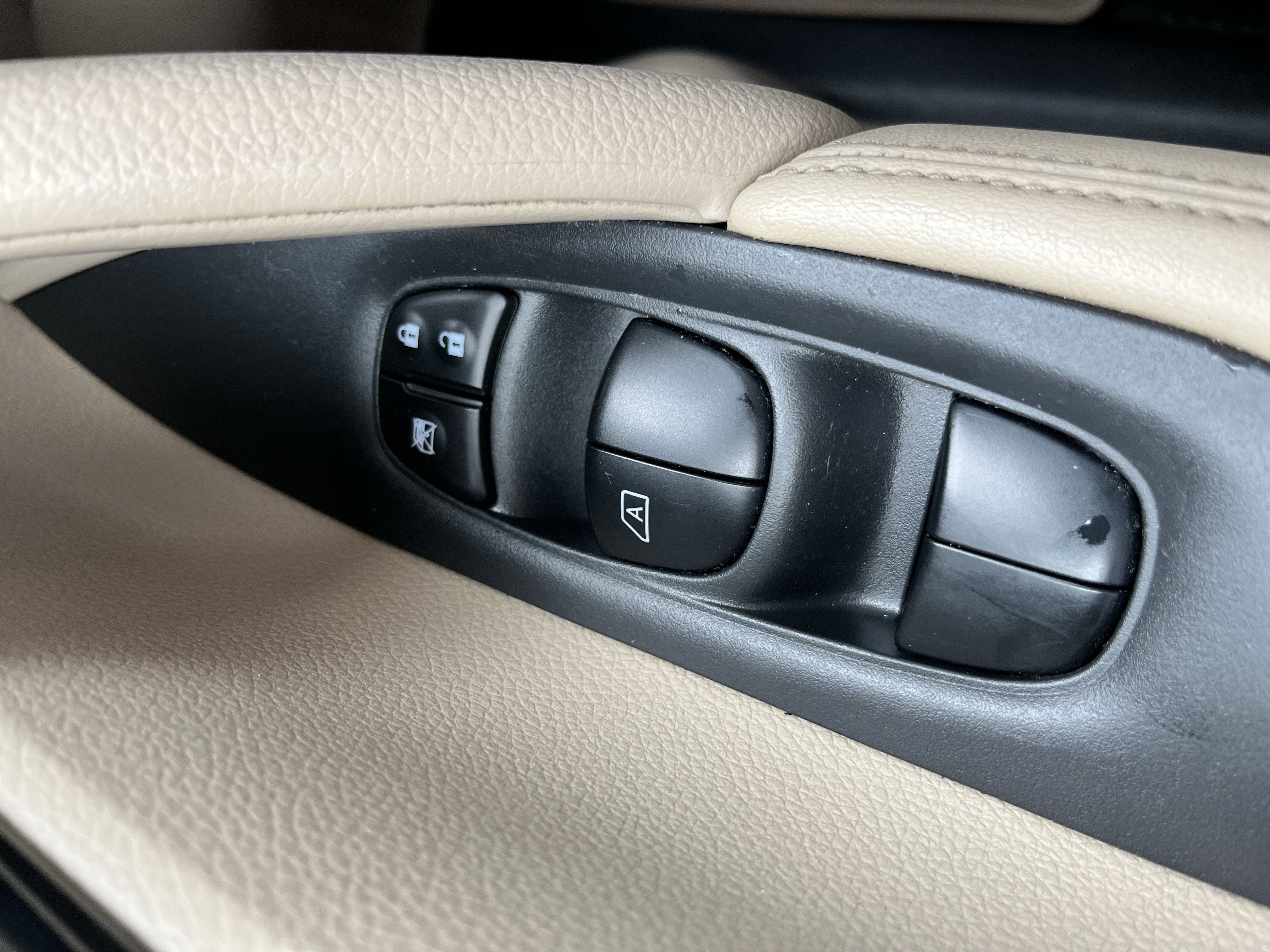 Used 2019 Nissan Rogue SV AWD/4WD image 26