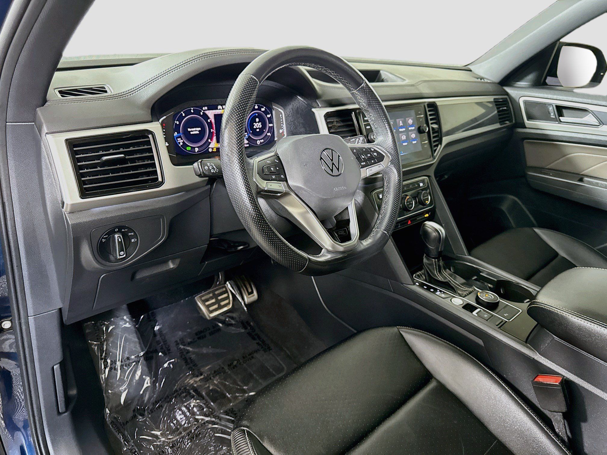 Used 2023 Volkswagen Atlas Cross Sport SEL R-Line AWD/4WD image 23